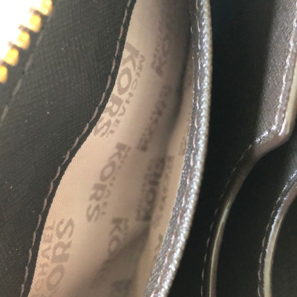 Michael Kors Logo Wristlet - Picture 5 of 5